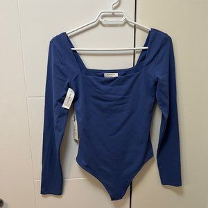 NWT Aritzia Babaton Contour Squareneck Longsleeve Bodysuit